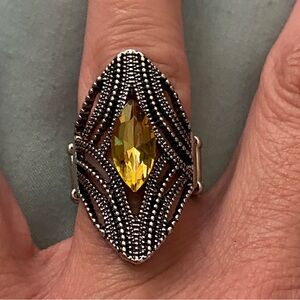 Womens Vintage Ring 1.5” H Elastic Metal Band Diamond Shape Yellow Stone Goth